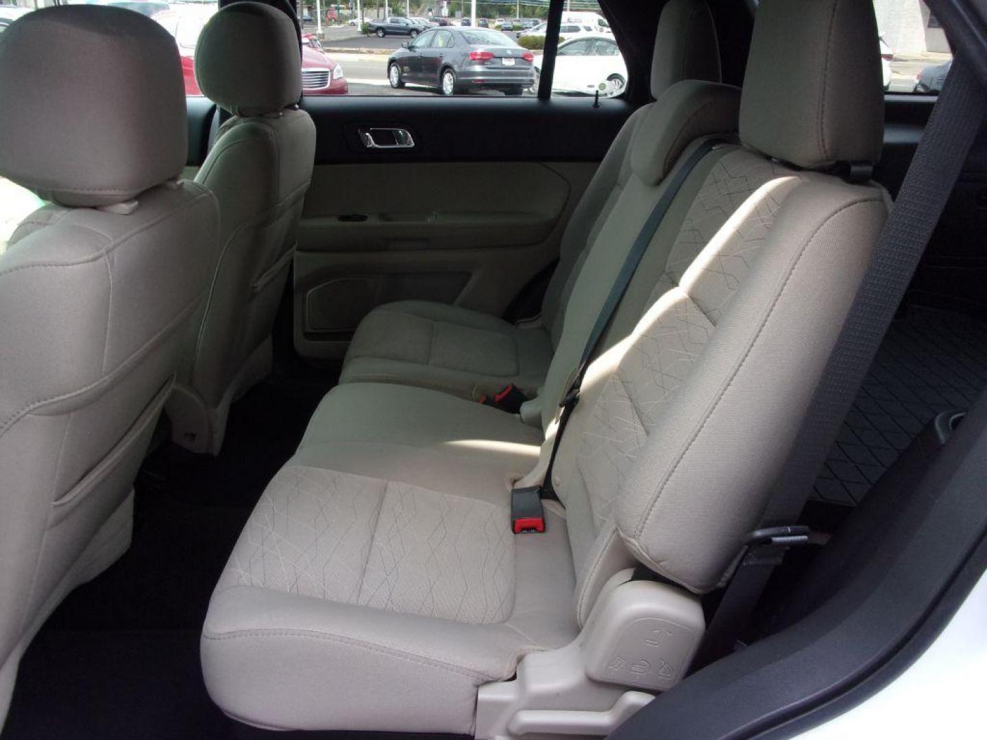 2015 WHITE FORD EXPLORER (1FM5K7B82FG) with an 3.5L engine, Automatic transmission, located at 501 E. Columbia St., Springfield, OH, 45503, (800) 262-7122, 39.925262, -83.801796 - Photo#13