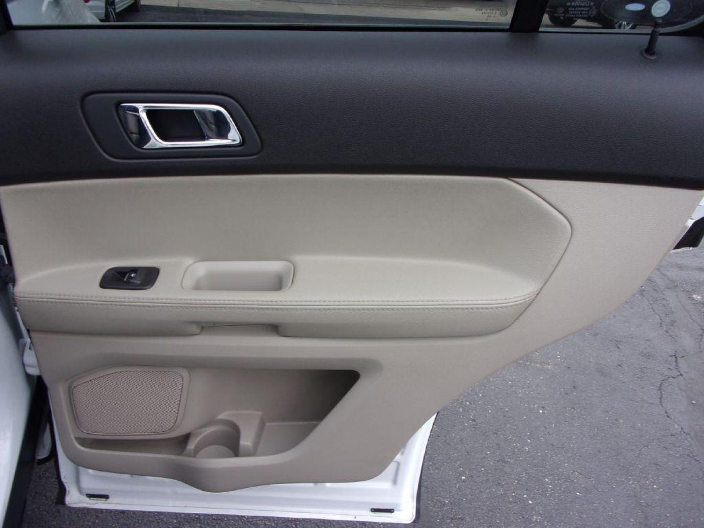 2015 WHITE FORD EXPLORER (1FM5K7B82FG) with an 3.5L engine, Automatic transmission, located at 501 E. Columbia St., Springfield, OH, 45503, (800) 262-7122, 39.925262, -83.801796 - Photo#15