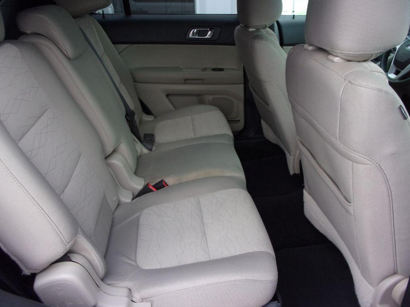 2015 WHITE FORD EXPLORER (1FM5K7B82FG) with an 3.5L engine, Automatic transmission, located at 501 E. Columbia St., Springfield, OH, 45503, (800) 262-7122, 39.925262, -83.801796 - Photo#16