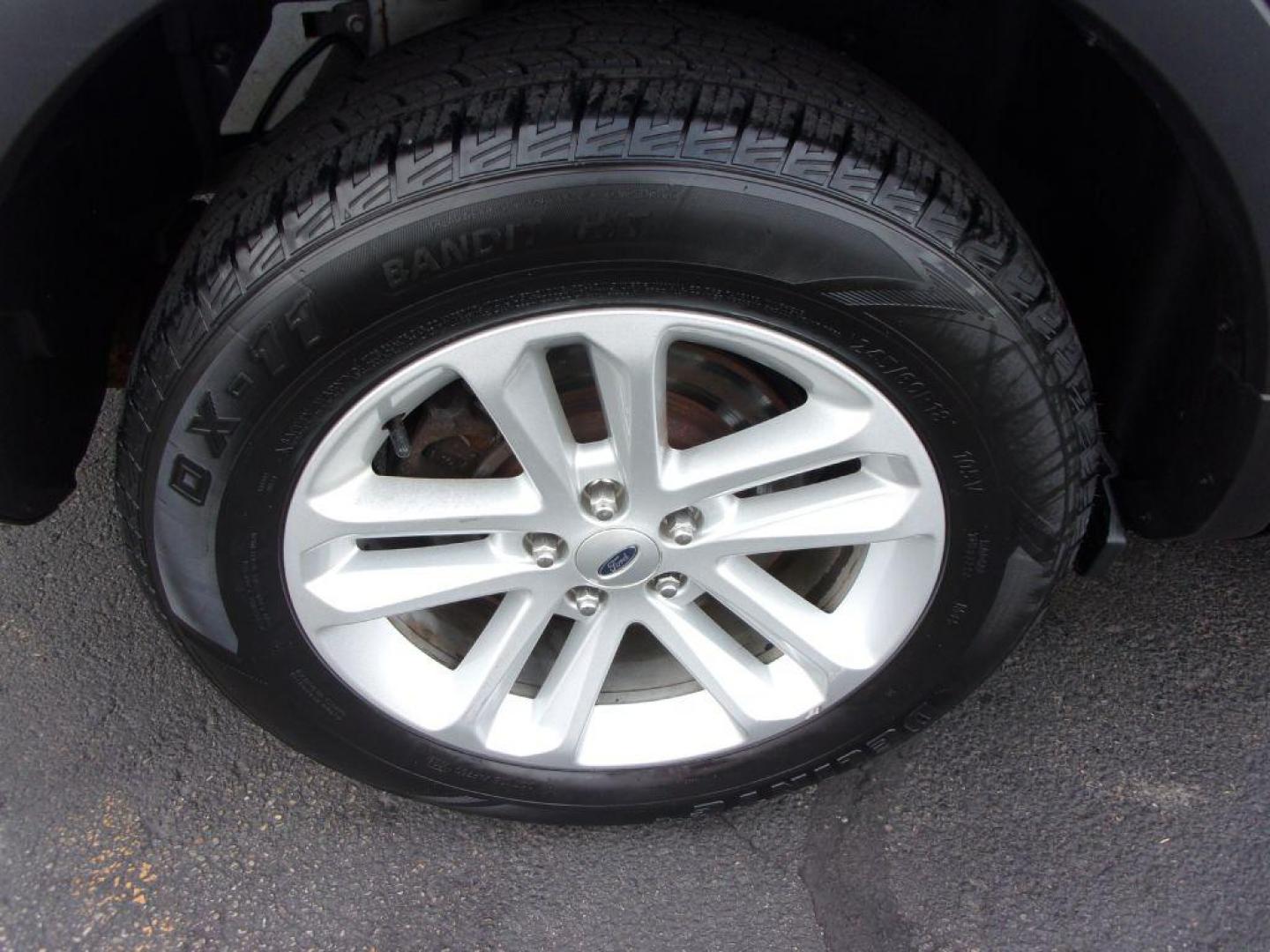 2015 WHITE FORD EXPLORER (1FM5K7B82FG) with an 3.5L engine, Automatic transmission, located at 501 E. Columbia St., Springfield, OH, 45503, (800) 262-7122, 39.925262, -83.801796 - Photo#20