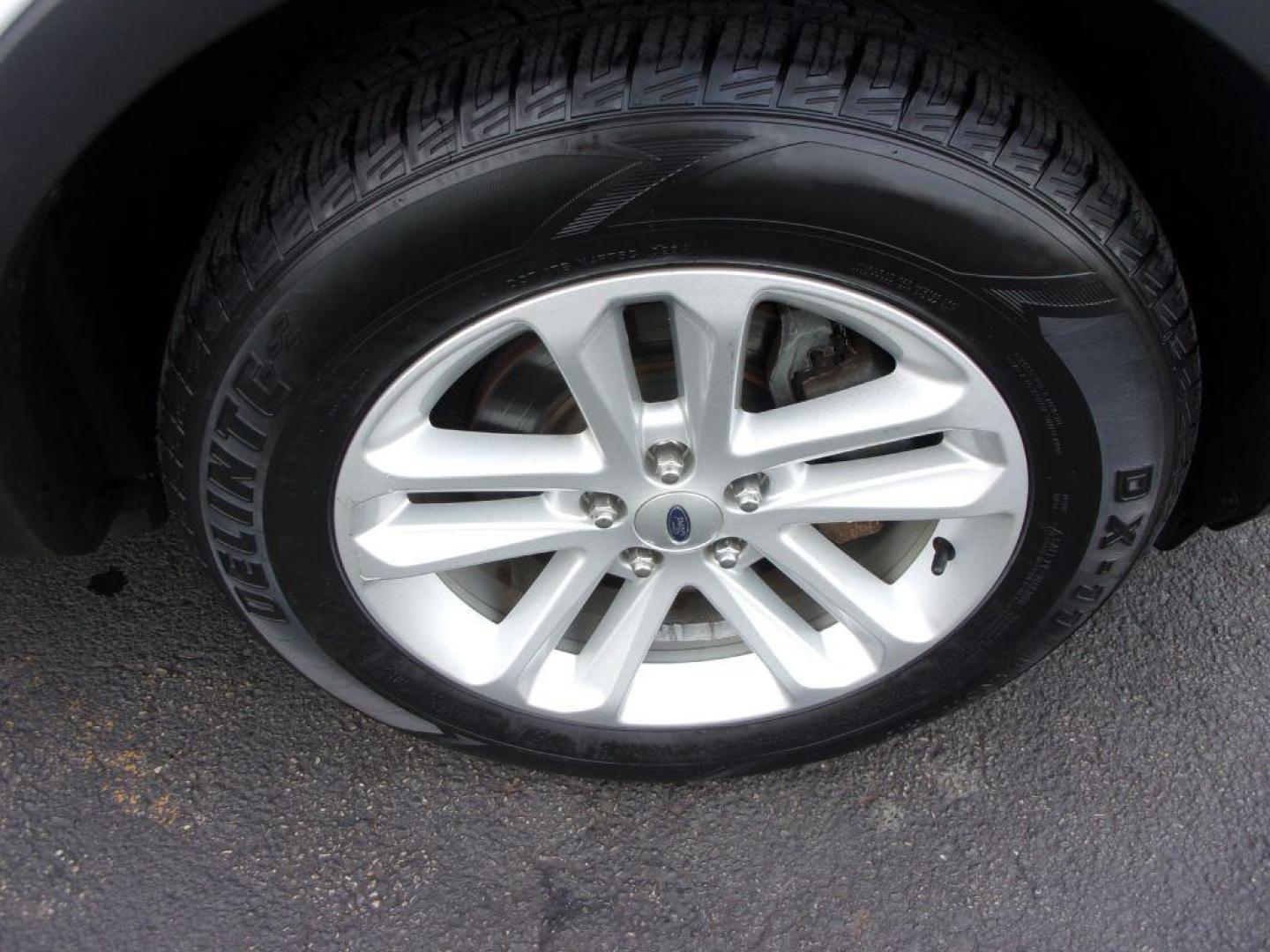 2015 WHITE FORD EXPLORER (1FM5K7B82FG) with an 3.5L engine, Automatic transmission, located at 501 E. Columbia St., Springfield, OH, 45503, (800) 262-7122, 39.925262, -83.801796 - Photo#21