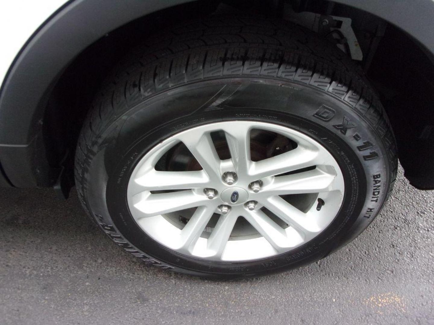 2015 WHITE FORD EXPLORER (1FM5K7B82FG) with an 3.5L engine, Automatic transmission, located at 501 E. Columbia St., Springfield, OH, 45503, (800) 262-7122, 39.925262, -83.801796 - Photo#23
