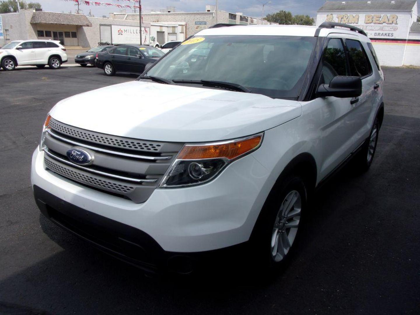 2015 WHITE FORD EXPLORER (1FM5K7B82FG) with an 3.5L engine, Automatic transmission, located at 501 E. Columbia St., Springfield, OH, 45503, (800) 262-7122, 39.925262, -83.801796 - Photo#6