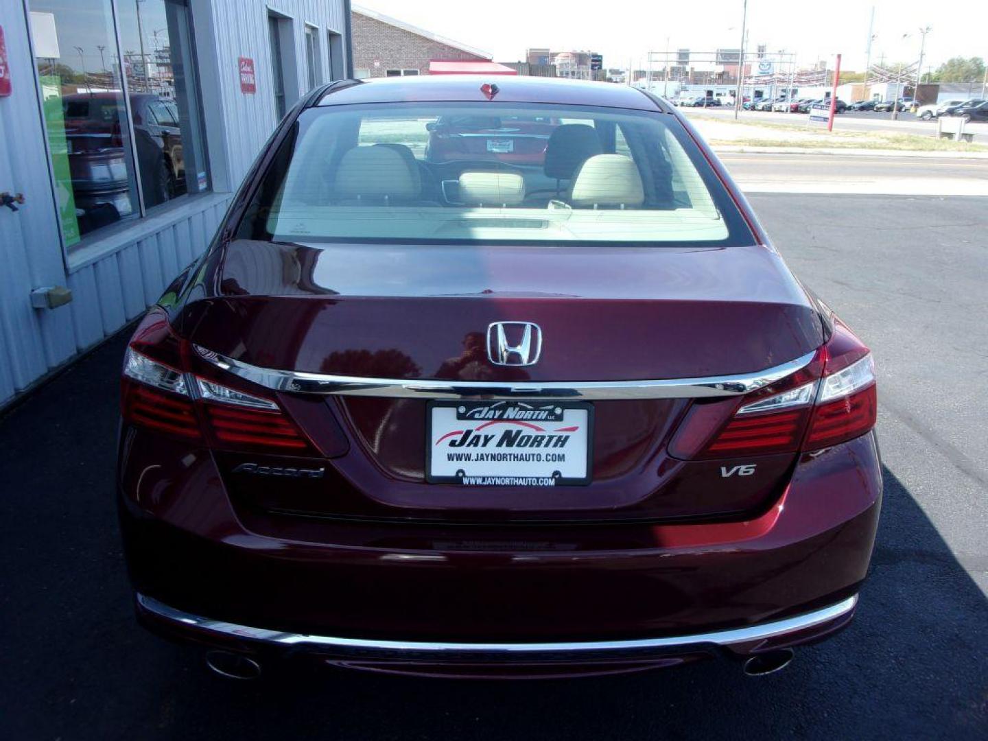 2017 RED HONDA ACCORD EXL (1HGCR3F80HA) with an 3.5L engine, Automatic transmission, located at 501 E. Columbia St., Springfield, OH, 45503, (800) 262-7122, 39.925262, -83.801796 - Photo#4