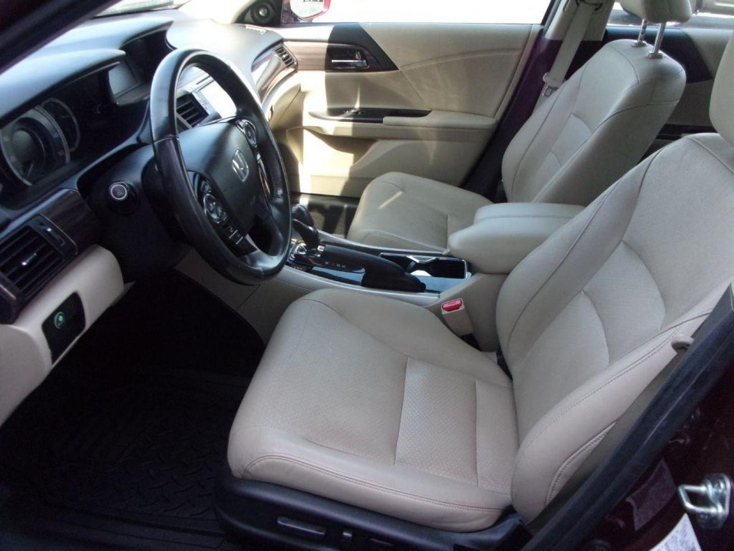 2017 RED HONDA ACCORD EXL (1HGCR3F80HA) with an 3.5L engine, Automatic transmission, located at 501 E. Columbia St., Springfield, OH, 45503, (800) 262-7122, 39.925262, -83.801796 - Photo#8
