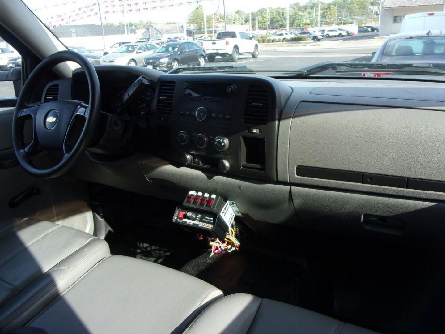 2011 GREEN CHEVROLET SILVERADO 1500 CREW CAB (3GCPCPEA1BG) with an 4.8L engine, Automatic transmission, located at 501 E. Columbia St., Springfield, OH, 45503, (800) 262-7122, 39.925262, -83.801796 - ***1-Owner***Work Truck***Crew Cab***Serviced and Detailed*** Jay North Auto has offered hand picked vehicles since 1965! Our customer's enjoy a NO pressure buying experience with a small town feel. All of our vehicles get fully inspected and detailed. We are a preferred dealer for many local cr - Photo#17