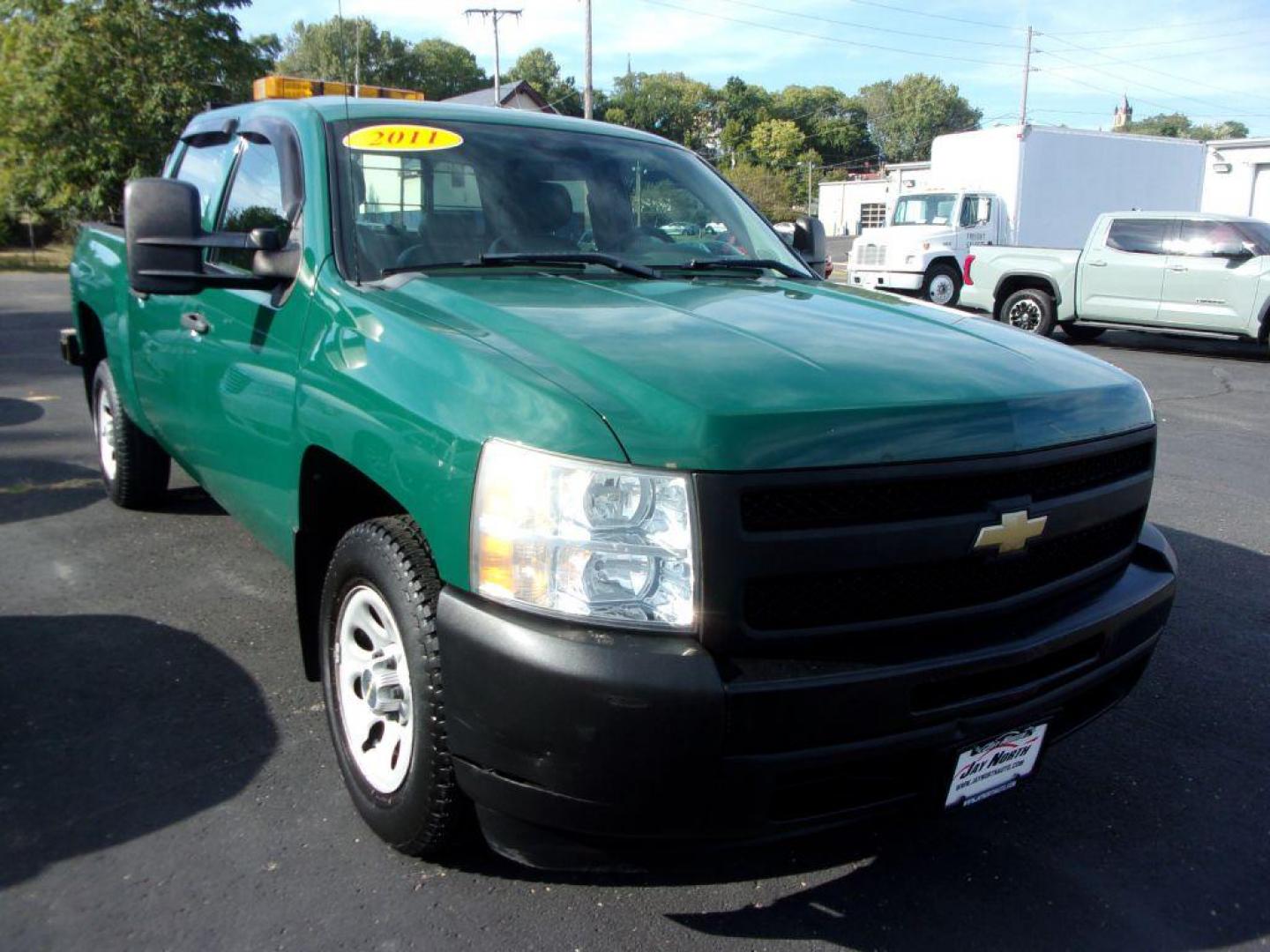 2011 GREEN CHEVROLET SILVERADO 1500 CREW CAB (3GCPCPEA1BG) with an 4.8L engine, Automatic transmission, located at 501 E. Columbia St., Springfield, OH, 45503, (800) 262-7122, 39.925262, -83.801796 - ***1-Owner***Work Truck***Crew Cab***Serviced and Detailed*** Jay North Auto has offered hand picked vehicles since 1965! Our customer's enjoy a NO pressure buying experience with a small town feel. All of our vehicles get fully inspected and detailed. We are a preferred dealer for many local cr - Photo#6