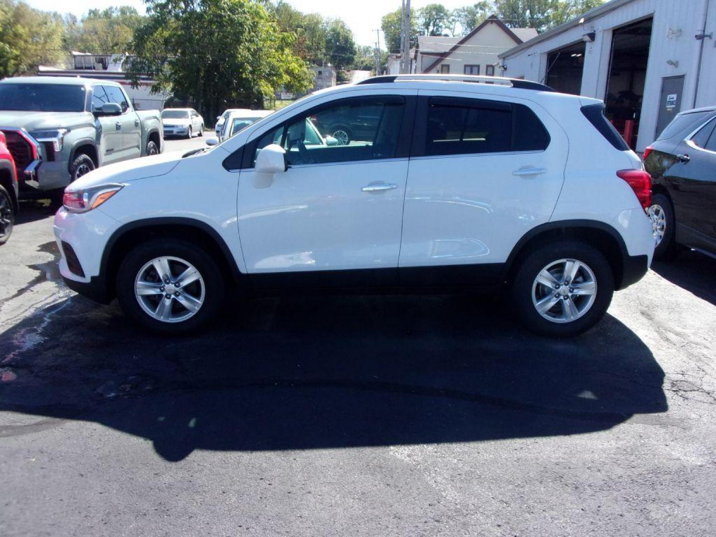 2018 WHITE CHEVROLET TRAX 1LT (KL7CJPSB6JB) with an 1.4L engine, Automatic transmission, located at 501 E. Columbia St., Springfield, OH, 45503, (800) 262-7122, 39.925262, -83.801796 - ***Clean Carfax***AWD***1.4L Turbo***LT***Serviced and Detailed*** Jay North Auto has offered hand picked vehicles since 1965! Our customer's enjoy a NO pressure buying experience with a small town feel. All of our vehicles get fully inspected and detailed. We are a preferred dealer for many loc - Photo#0