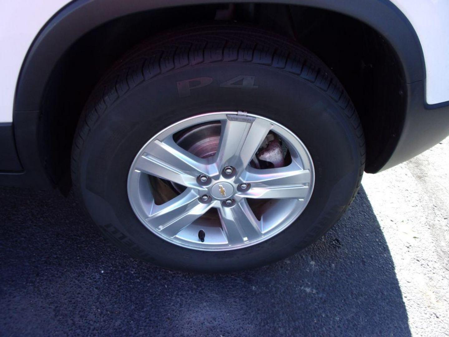 2018 WHITE CHEVROLET TRAX 1LT (KL7CJPSB6JB) with an 1.4L engine, Automatic transmission, located at 501 E. Columbia St., Springfield, OH, 45503, (800) 262-7122, 39.925262, -83.801796 - ***Clean Carfax***AWD***1.4L Turbo***LT***Serviced and Detailed*** Jay North Auto has offered hand picked vehicles since 1965! Our customer's enjoy a NO pressure buying experience with a small town feel. All of our vehicles get fully inspected and detailed. We are a preferred dealer for many loc - Photo#22