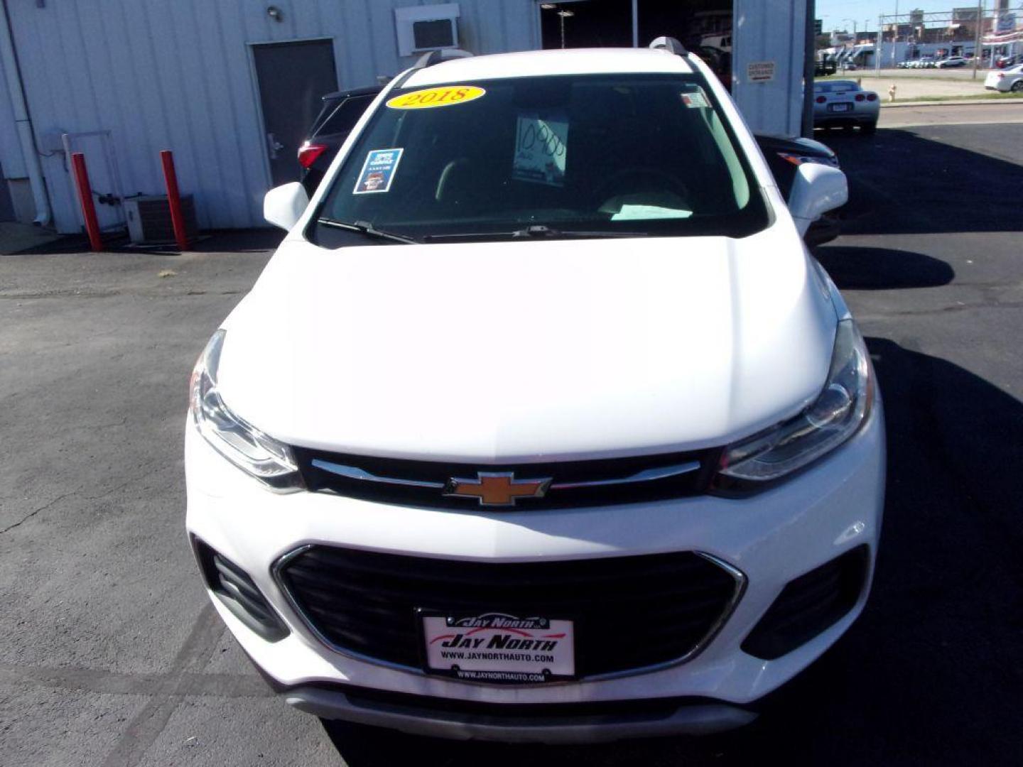 2018 WHITE CHEVROLET TRAX 1LT (KL7CJPSB6JB) with an 1.4L engine, Automatic transmission, located at 501 E. Columbia St., Springfield, OH, 45503, (800) 262-7122, 39.925262, -83.801796 - ***Clean Carfax***AWD***1.4L Turbo***LT***Serviced and Detailed*** Jay North Auto has offered hand picked vehicles since 1965! Our customer's enjoy a NO pressure buying experience with a small town feel. All of our vehicles get fully inspected and detailed. We are a preferred dealer for many loc - Photo#2