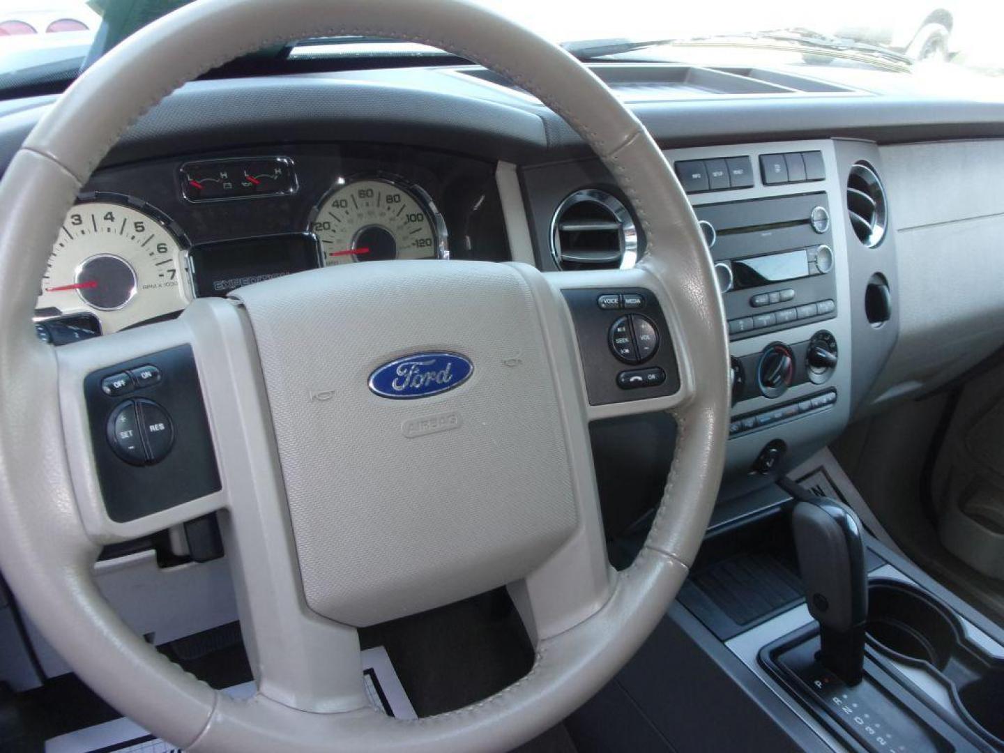 2013 GRAY FORD EXPEDITION XLT (1FMJU1H53DE) with an 5.4L engine, Automatic transmission, located at 501 E. Columbia St., Springfield, OH, 45503, (800) 262-7122, 39.925262, -83.801796 - *** New Tires *** 5.4L RWD *** 3RD Row Seating *** Serviced and Detailed ***( price reflects moonroof needs repaired to be used ) *** Jay North Auto has offered hand picked vehicles since 1965! Our customer's enjoy a NO pressure buying experience with a small town feel. All of our vehicles get - Photo#13
