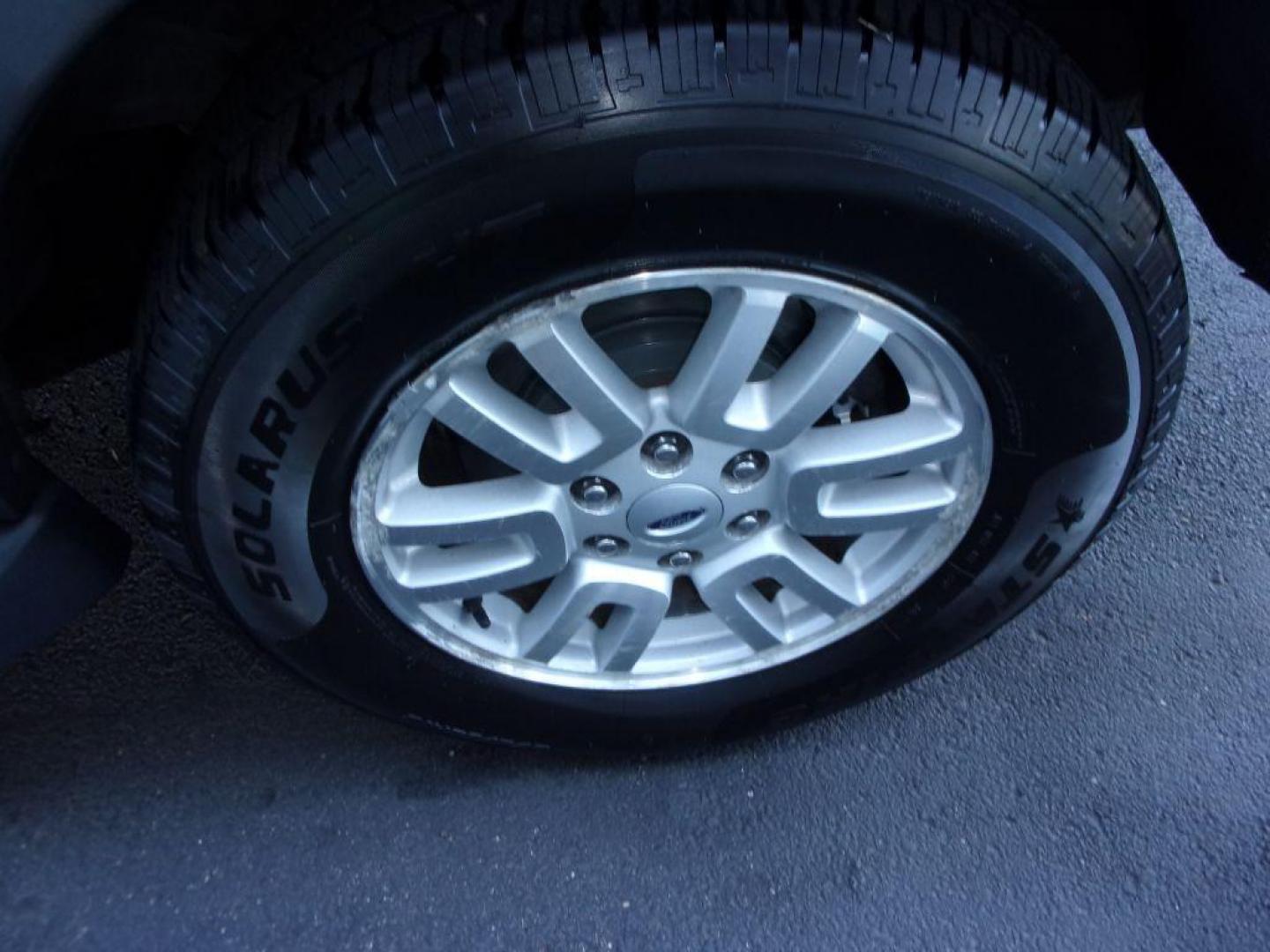 2013 GRAY FORD EXPEDITION XLT (1FMJU1H53DE) with an 5.4L engine, Automatic transmission, located at 501 E. Columbia St., Springfield, OH, 45503, (800) 262-7122, 39.925262, -83.801796 - *** New Tires *** 5.4L RWD *** 3RD Row Seating *** Serviced and Detailed ***( price reflects moonroof needs repaired to be used ) *** Jay North Auto has offered hand picked vehicles since 1965! Our customer's enjoy a NO pressure buying experience with a small town feel. All of our vehicles get - Photo#19