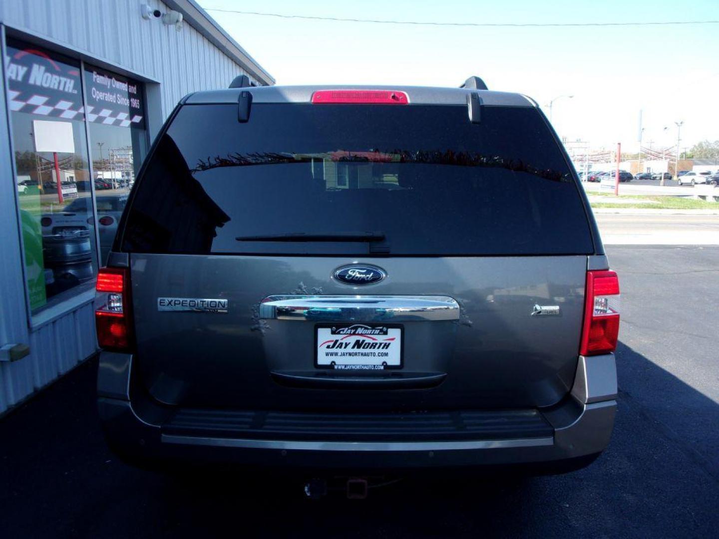 2013 GRAY FORD EXPEDITION XLT (1FMJU1H53DE) with an 5.4L engine, Automatic transmission, located at 501 E. Columbia St., Springfield, OH, 45503, (800) 262-7122, 39.925262, -83.801796 - *** New Tires *** 5.4L RWD *** 3RD Row Seating *** Serviced and Detailed ***( price reflects moonroof needs repaired to be used ) *** Jay North Auto has offered hand picked vehicles since 1965! Our customer's enjoy a NO pressure buying experience with a small town feel. All of our vehicles get - Photo#5