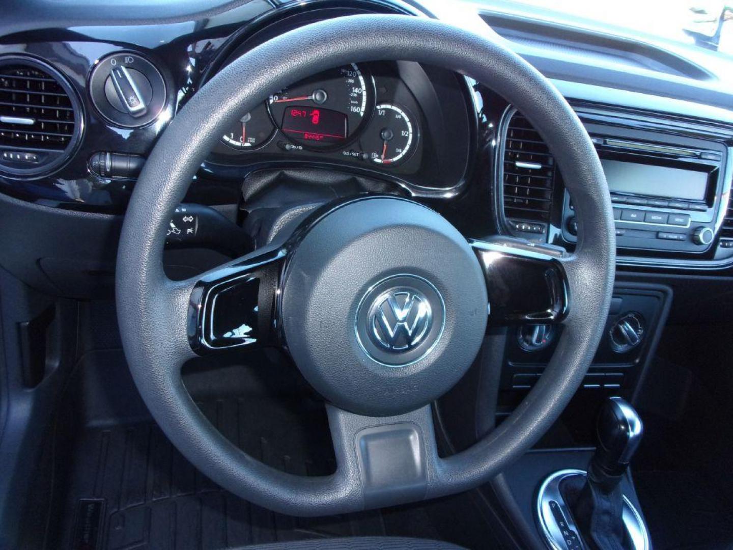 2013 WHITE VOLKSWAGEN BEETLE 2.5L (3VWFP7AT4DM) with an 2.5L engine, Automatic transmission, located at 501 E. Columbia St., Springfield, OH, 45503, (800) 262-7122, 39.925262, -83.801796 - Photo#9