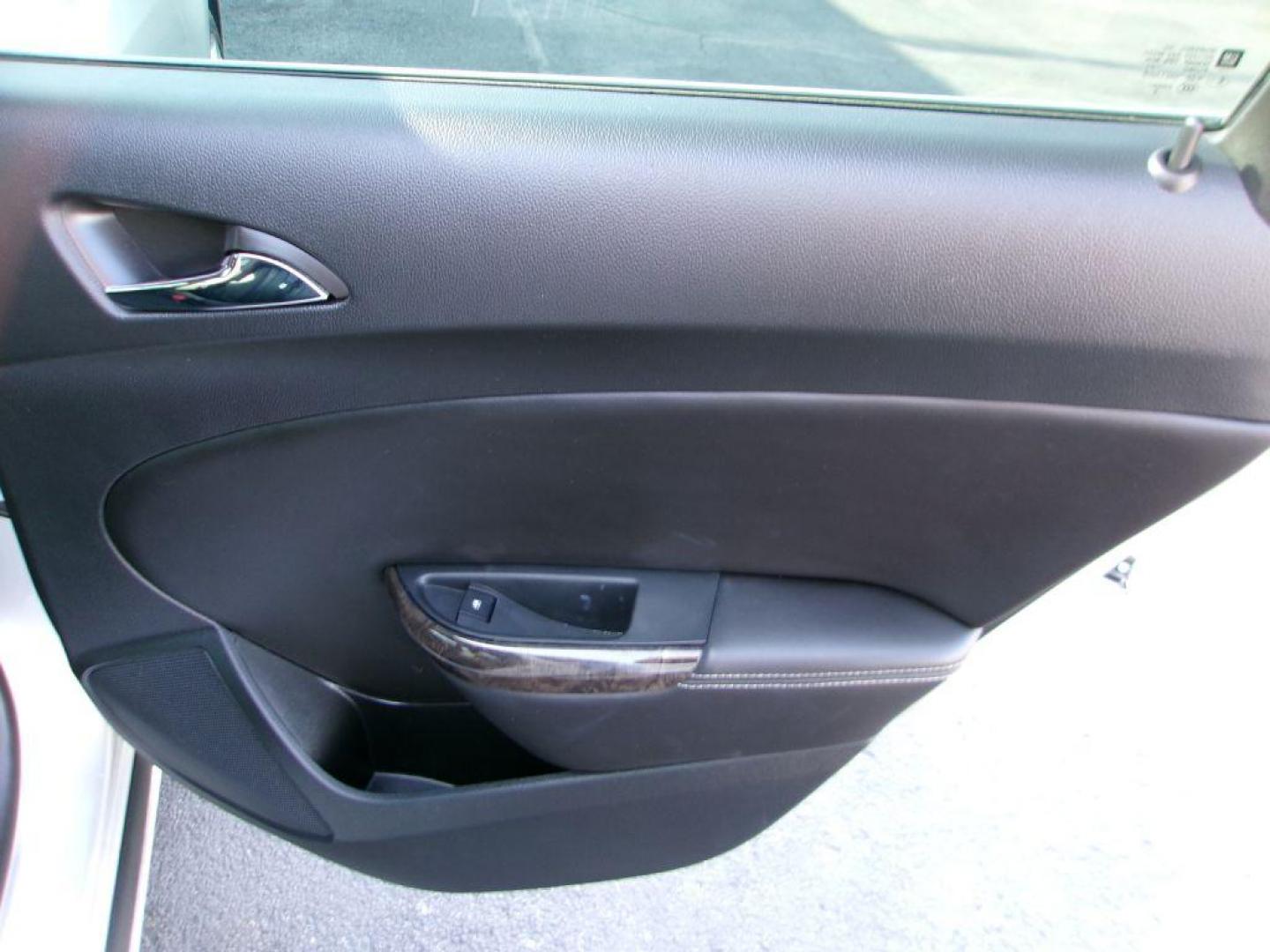 2013 SILVER BUICK VERANO LEATHER (1G4PS5SK0D4) with an 2.4L engine, Automatic transmission, located at 501 E. Columbia St., Springfield, OH, 45503, (800) 262-7122, 39.925262, -83.801796 - Photo#14