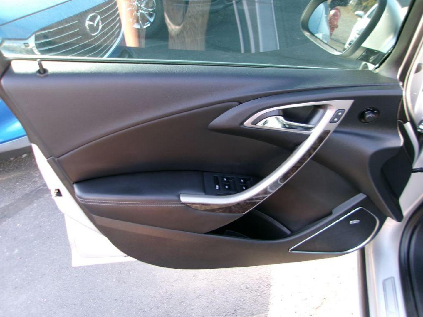 2013 SILVER BUICK VERANO LEATHER (1G4PS5SK0D4) with an 2.4L engine, Automatic transmission, located at 501 E. Columbia St., Springfield, OH, 45503, (800) 262-7122, 39.925262, -83.801796 - Photo#7