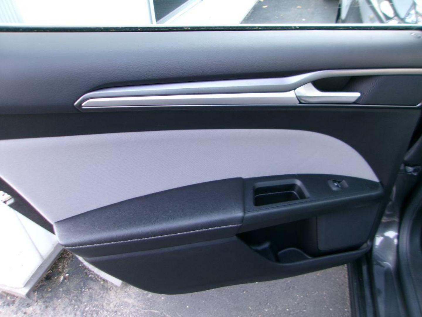 2016 GRAY FORD FUSION S (3FA6P0G75GR) with an 2.5L engine, Automatic transmission, located at 501 E. Columbia St., Springfield, OH, 45503, (800) 262-7122, 39.925262, -83.801796 - Photo#9