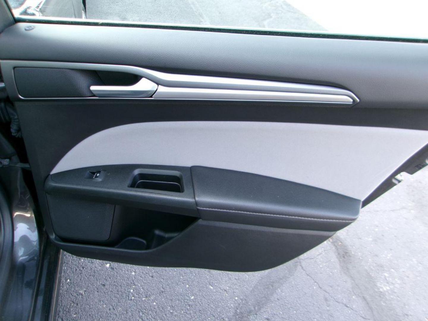 2016 GRAY FORD FUSION S (3FA6P0G75GR) with an 2.5L engine, Automatic transmission, located at 501 E. Columbia St., Springfield, OH, 45503, (800) 262-7122, 39.925262, -83.801796 - Photo#12