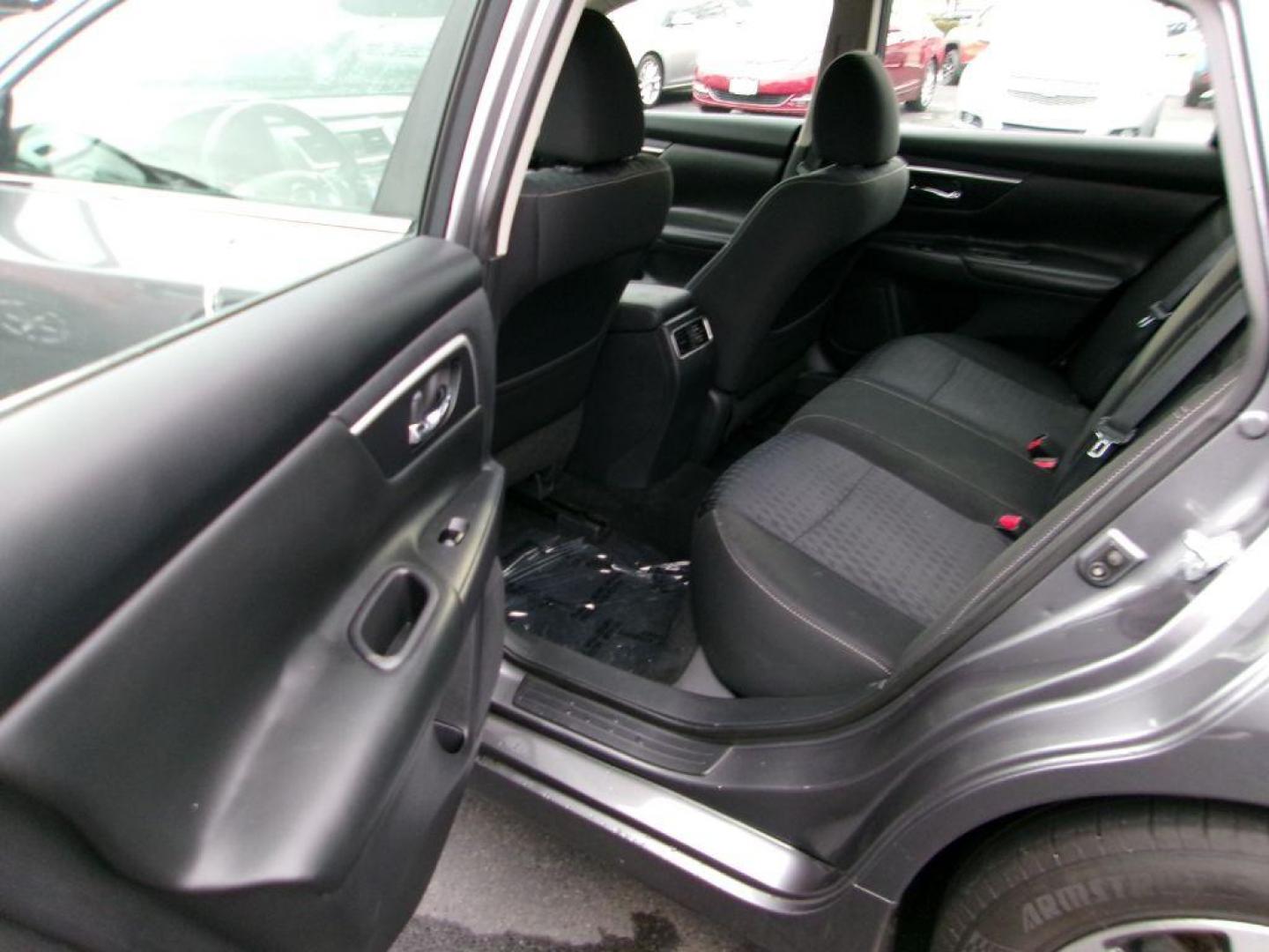 2018 GRAY NISSAN ALTIMA 2.5 SV (1N4AL3AP3JC) with an 2.5L engine, Continuously Variable transmission, located at 501 E. Columbia St., Springfield, OH, 45503, (800) 262-7122, 39.925262, -83.801796 - Photo#8