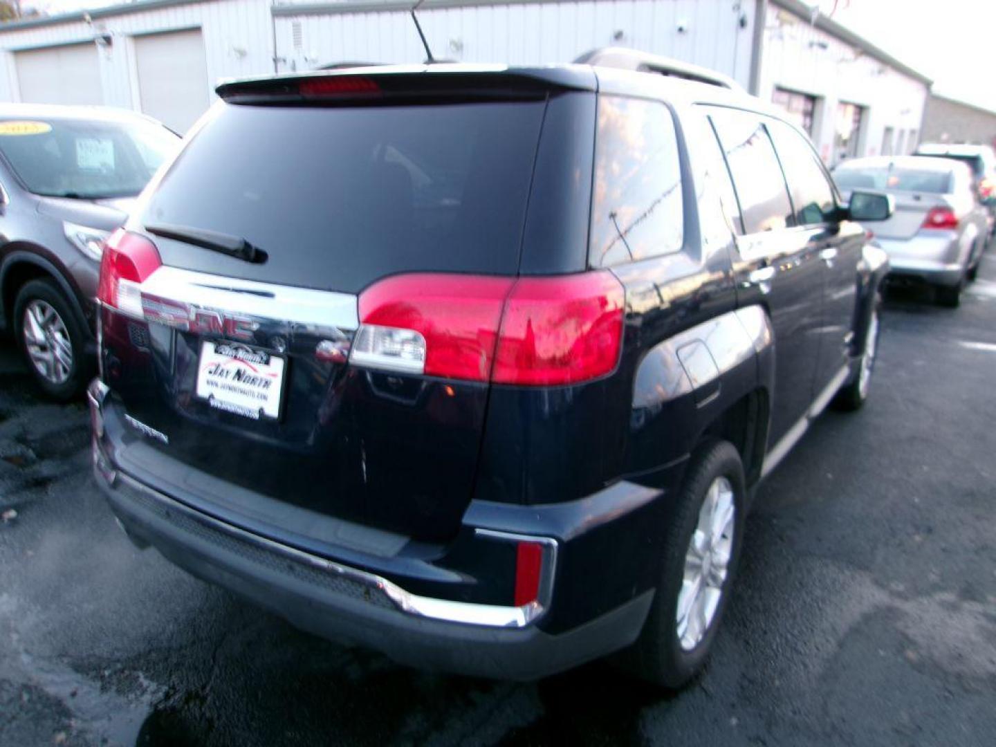 2016 BLUE GMC TERRAIN SLE (2GKALNEKXG6) with an 2.4L engine, Automatic transmission, located at 501 E. Columbia St., Springfield, OH, 45503, (800) 262-7122, 39.925262, -83.801796 - Photo#5