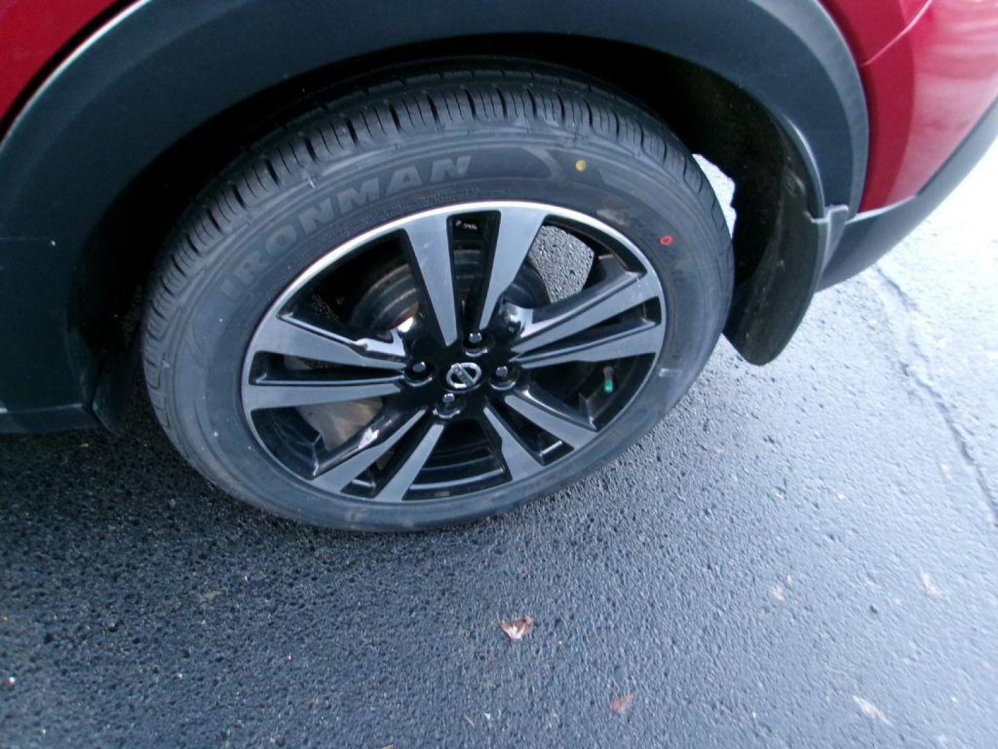 2019 RED NISSAN KICKS SV (3N1CP5CU4KL) with an 1.6L engine, Continuously Variable transmission, located at 501 E. Columbia St., Springfield, OH, 45503, (800) 262-7122, 39.925262, -83.801796 - Photo#17