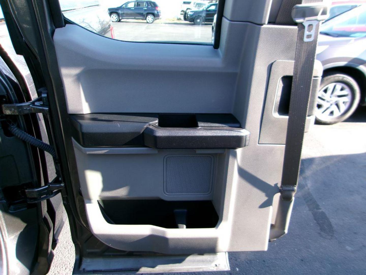 2016 GRAY FORD F150 SUPER CAB (1FTEX1C87GF) with an 3.5L engine, Automatic transmission, located at 501 E. Columbia St., Springfield, OH, 45503, (800) 262-7122, 39.925262, -83.801796 - Photo#9