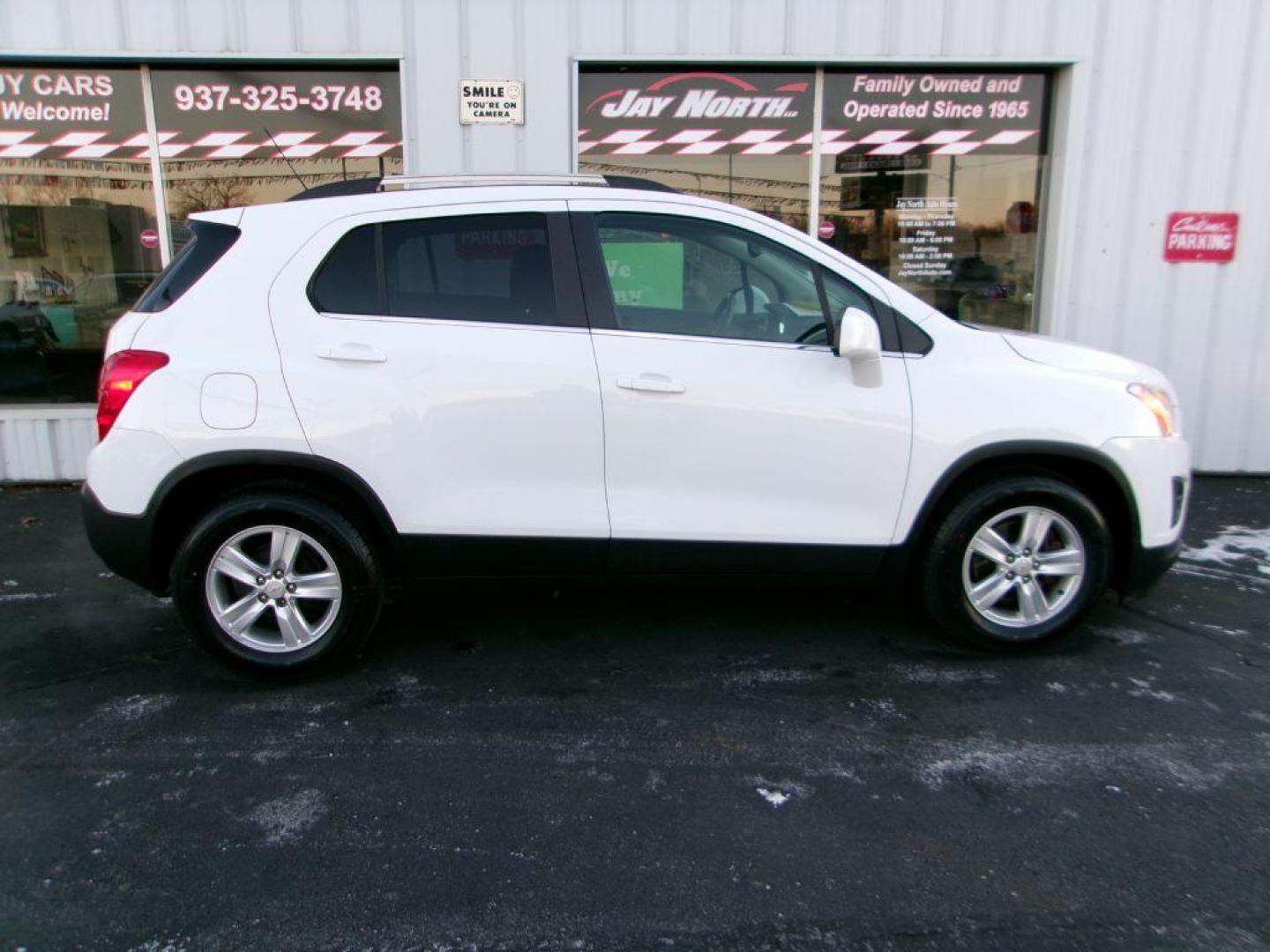 2016 WHITE CHEVROLET TRAX 1LT (KL7CJLSBXGB) with an 1.4L engine, Automatic transmission, located at 501 E. Columbia St., Springfield, OH, 45503, (800) 262-7122, 39.925262, -83.801796 - Photo#0