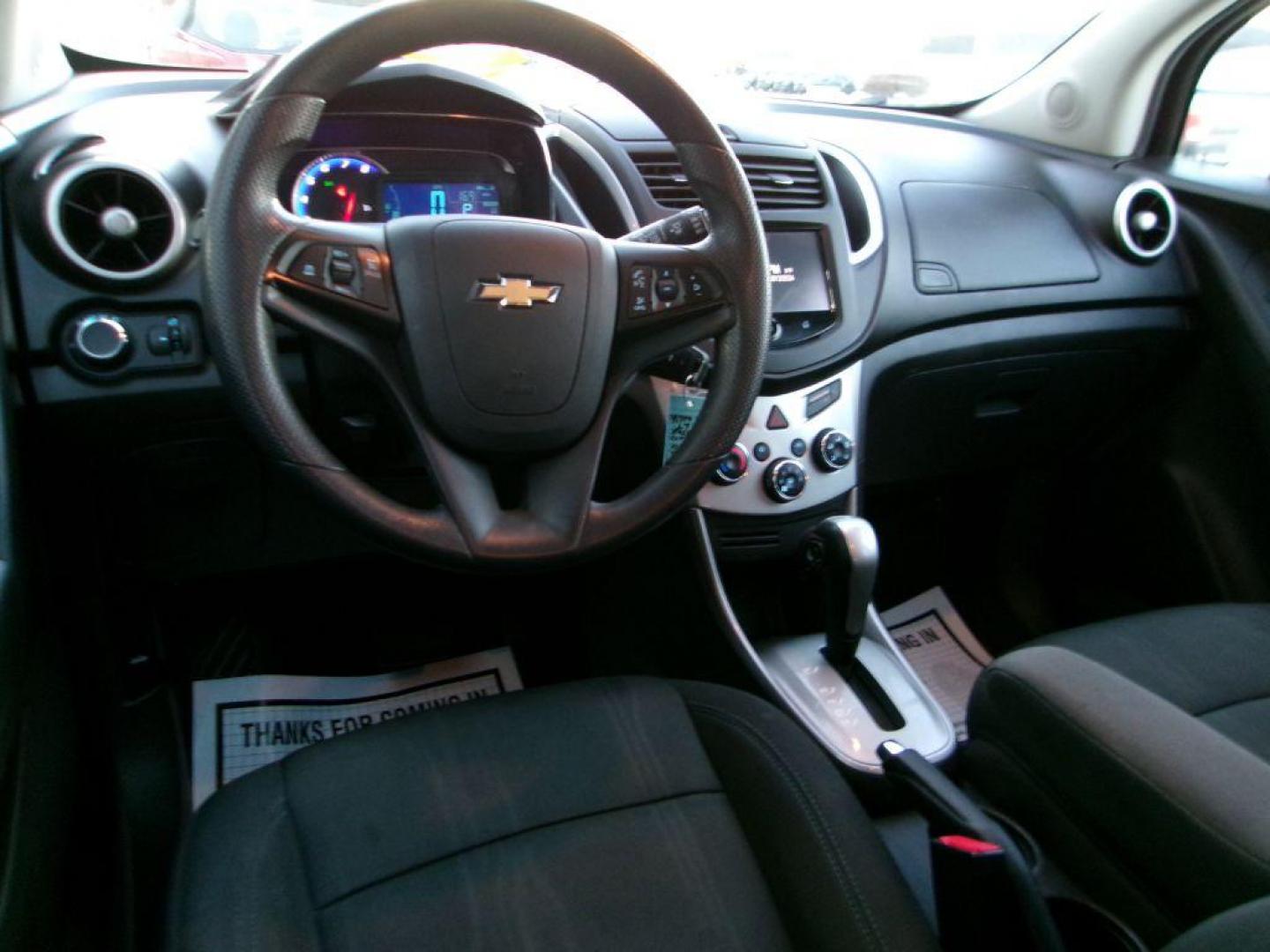 2016 WHITE CHEVROLET TRAX 1LT (KL7CJLSBXGB) with an 1.4L engine, Automatic transmission, located at 501 E. Columbia St., Springfield, OH, 45503, (800) 262-7122, 39.925262, -83.801796 - Photo#10