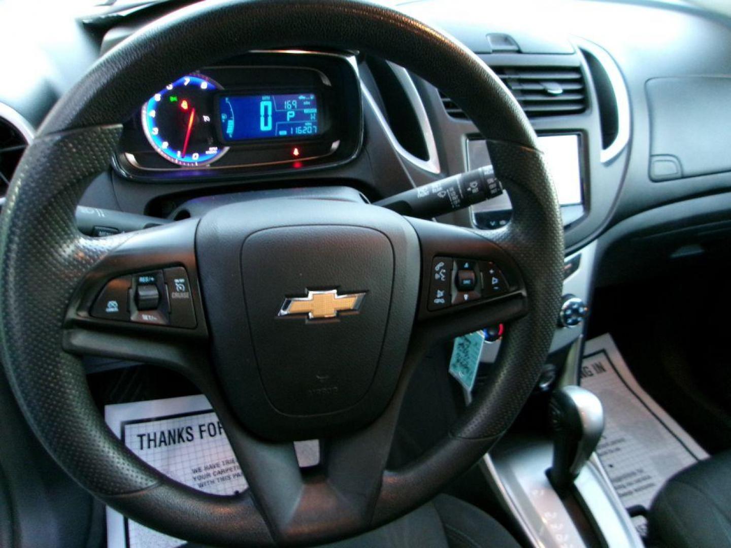 2016 WHITE CHEVROLET TRAX 1LT (KL7CJLSBXGB) with an 1.4L engine, Automatic transmission, located at 501 E. Columbia St., Springfield, OH, 45503, (800) 262-7122, 39.925262, -83.801796 - Photo#13