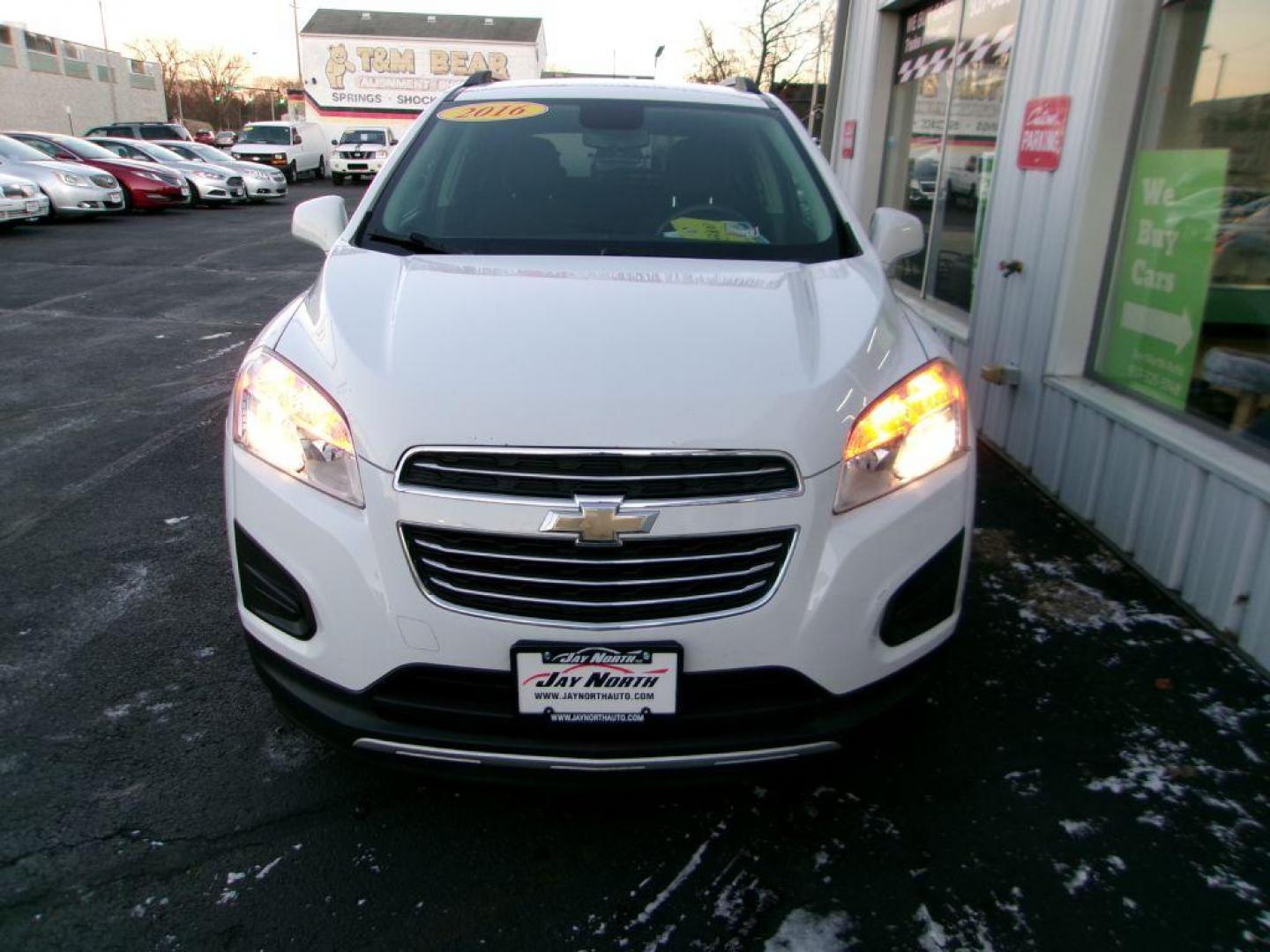 2016 WHITE CHEVROLET TRAX 1LT (KL7CJLSBXGB) with an 1.4L engine, Automatic transmission, located at 501 E. Columbia St., Springfield, OH, 45503, (800) 262-7122, 39.925262, -83.801796 - Photo#2