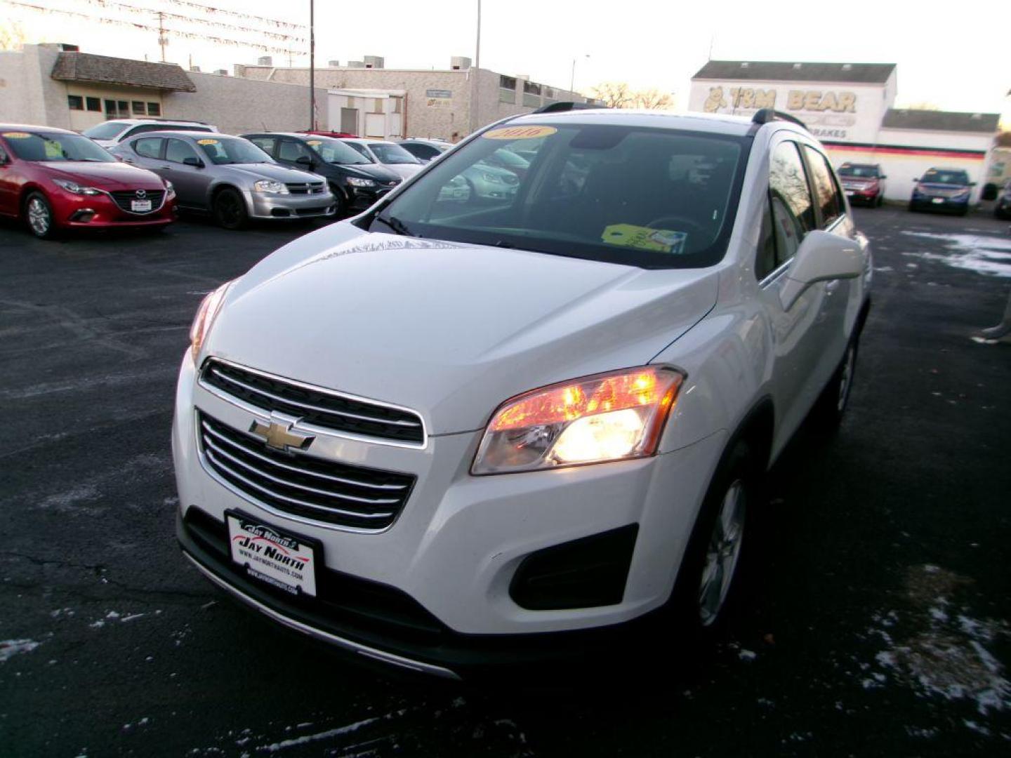 2016 WHITE CHEVROLET TRAX 1LT (KL7CJLSBXGB) with an 1.4L engine, Automatic transmission, located at 501 E. Columbia St., Springfield, OH, 45503, (800) 262-7122, 39.925262, -83.801796 - Photo#3