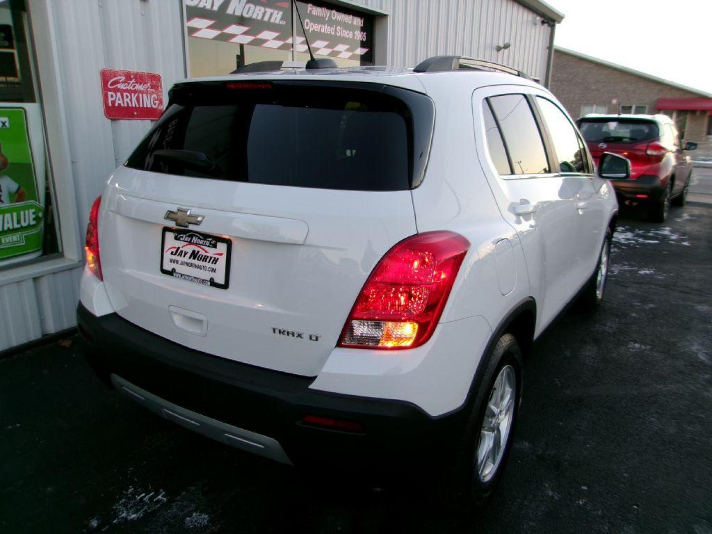 2016 WHITE CHEVROLET TRAX 1LT (KL7CJLSBXGB) with an 1.4L engine, Automatic transmission, located at 501 E. Columbia St., Springfield, OH, 45503, (800) 262-7122, 39.925262, -83.801796 - Photo#6