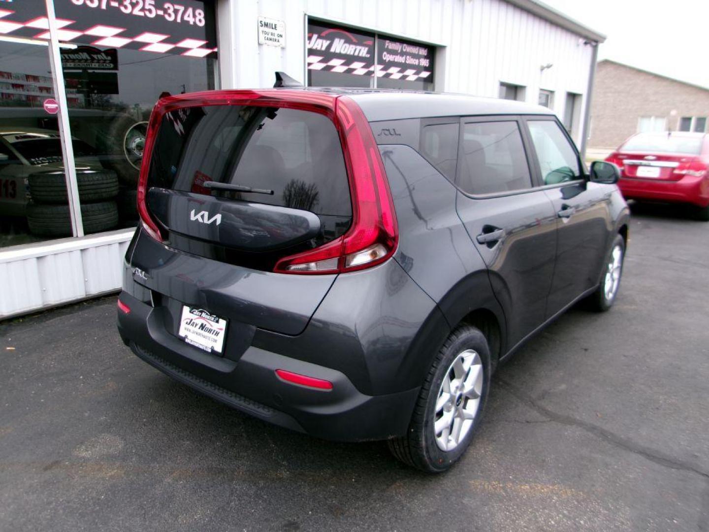 2022 GRAY KIA SOUL LX (KNDJ23AU6N7) with an 2.0L engine, Continuously Variable transmission, located at 501 E. Columbia St., Springfield, OH, 45503, (800) 262-7122, 39.925262, -83.801796 - ***1-Owner***Clean Carfax***LX***Blind Spot***New Tires***Serviced and Detailed*** Jay North Auto has offered hand picked vehicles since 1965! Our customer's enjoy a NO pressure buying experience with a small town feel. All of our vehicles get fully inspected and detailed. We are a preferred dea - Photo#3