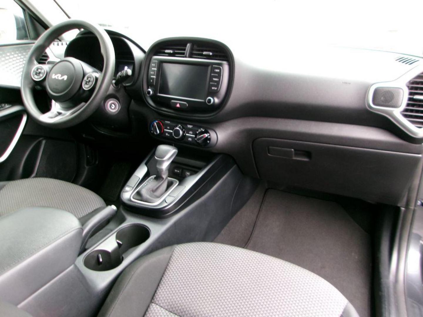 2022 GRAY KIA SOUL LX (KNDJ23AU6N7) with an 2.0L engine, Continuously Variable transmission, located at 501 E. Columbia St., Springfield, OH, 45503, (800) 262-7122, 39.925262, -83.801796 - ***1-Owner***Clean Carfax***LX***Blind Spot***New Tires***Serviced and Detailed*** Jay North Auto has offered hand picked vehicles since 1965! Our customer's enjoy a NO pressure buying experience with a small town feel. All of our vehicles get fully inspected and detailed. We are a preferred dea - Photo#18