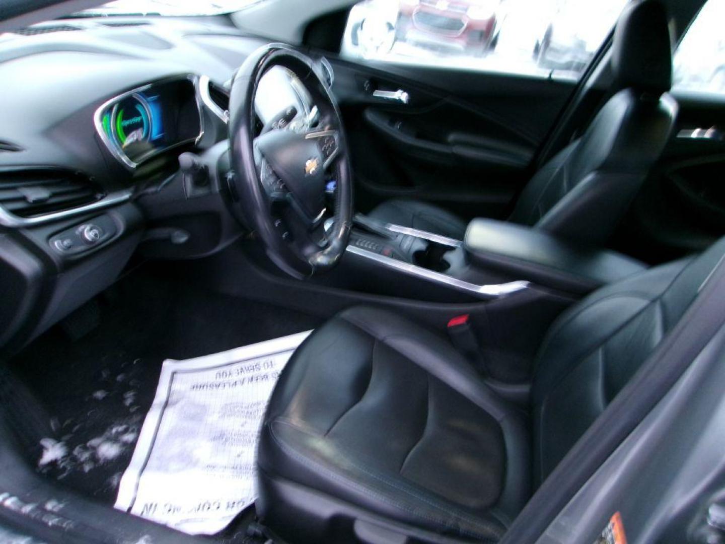 2018 GRAY CHEVROLET VOLT PREMIER (1G1RD6S5XJU) with an 1.5L engine, Automatic transmission, located at 501 E. Columbia St., Springfield, OH, 45503, (800) 262-7122, 39.925262, -83.801796 - Photo#9