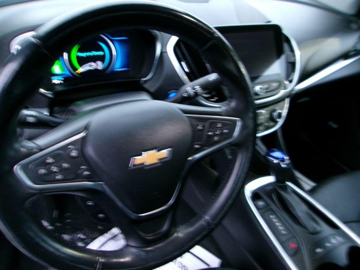2018 GRAY CHEVROLET VOLT PREMIER (1G1RD6S5XJU) with an 1.5L engine, Automatic transmission, located at 501 E. Columbia St., Springfield, OH, 45503, (800) 262-7122, 39.925262, -83.801796 - Photo#10