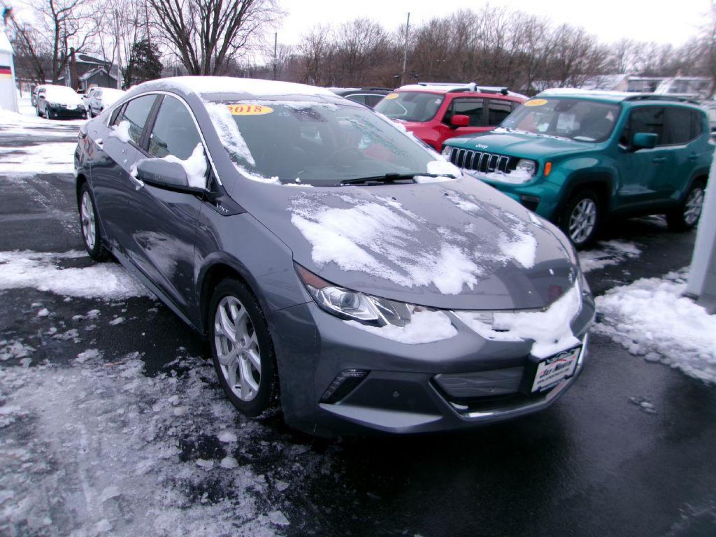 2018 GRAY CHEVROLET VOLT PREMIER (1G1RD6S5XJU) with an 1.5L engine, Automatic transmission, located at 501 E. Columbia St., Springfield, OH, 45503, (800) 262-7122, 39.925262, -83.801796 - Photo#1