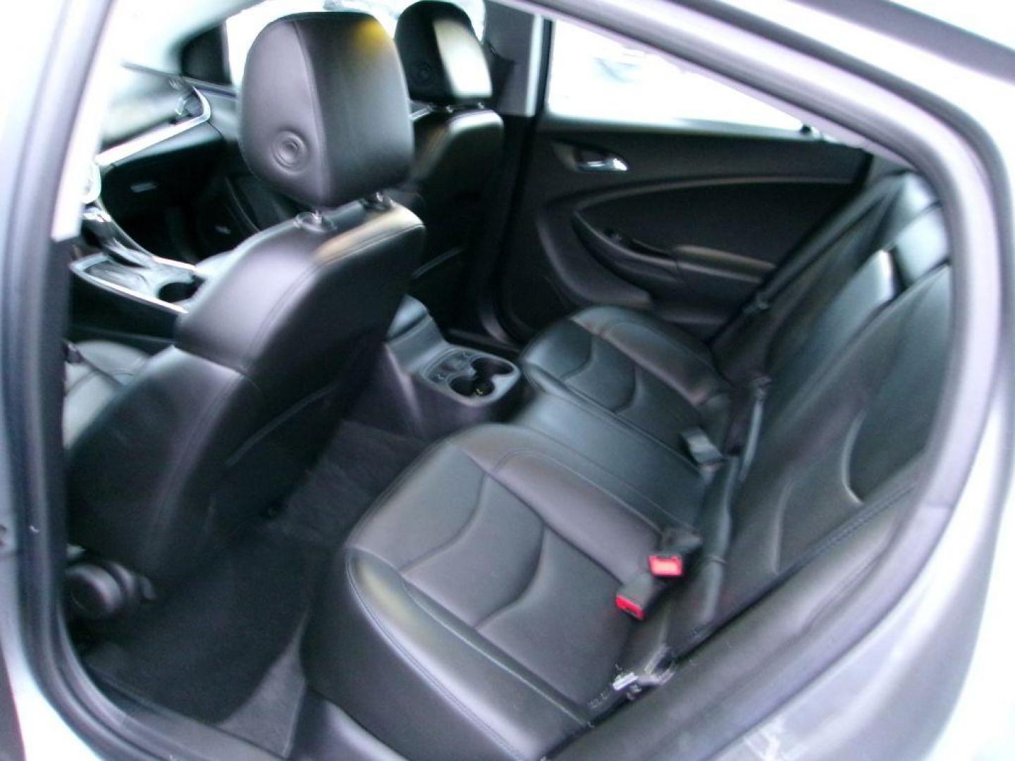 2018 GRAY CHEVROLET VOLT PREMIER (1G1RD6S5XJU) with an 1.5L engine, Automatic transmission, located at 501 E. Columbia St., Springfield, OH, 45503, (800) 262-7122, 39.925262, -83.801796 - Photo#6