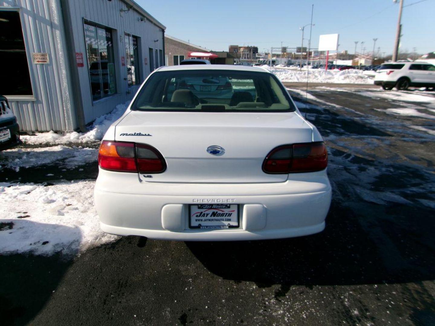 2002 WHITE CHEVROLET MALIBU (1G1ND52J12M) with an 3.1L engine, Automatic transmission, located at 501 E. Columbia St., Springfield, OH, 45503, (800) 262-7122, 39.925262, -83.801796 - Photo#4