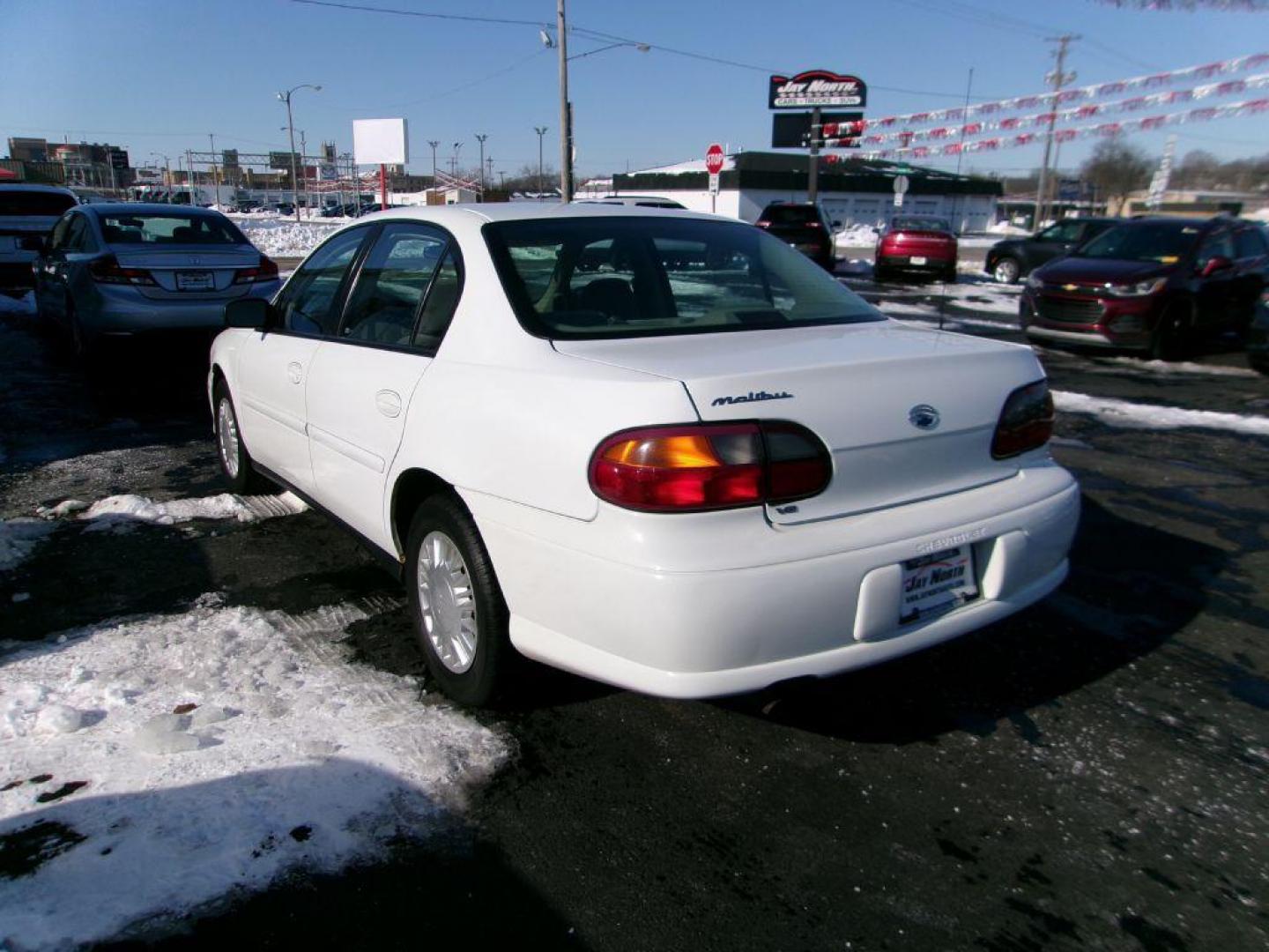 2002 WHITE CHEVROLET MALIBU (1G1ND52J12M) with an 3.1L engine, Automatic transmission, located at 501 E. Columbia St., Springfield, OH, 45503, (800) 262-7122, 39.925262, -83.801796 - Photo#5