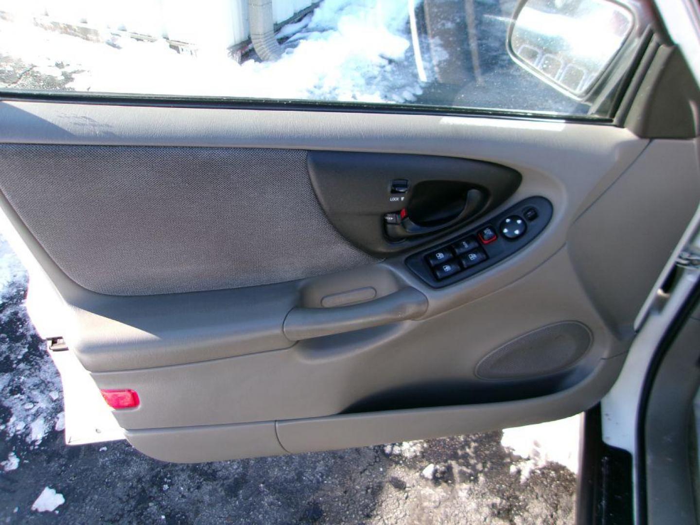 2002 WHITE CHEVROLET MALIBU (1G1ND52J12M) with an 3.1L engine, Automatic transmission, located at 501 E. Columbia St., Springfield, OH, 45503, (800) 262-7122, 39.925262, -83.801796 - Photo#7