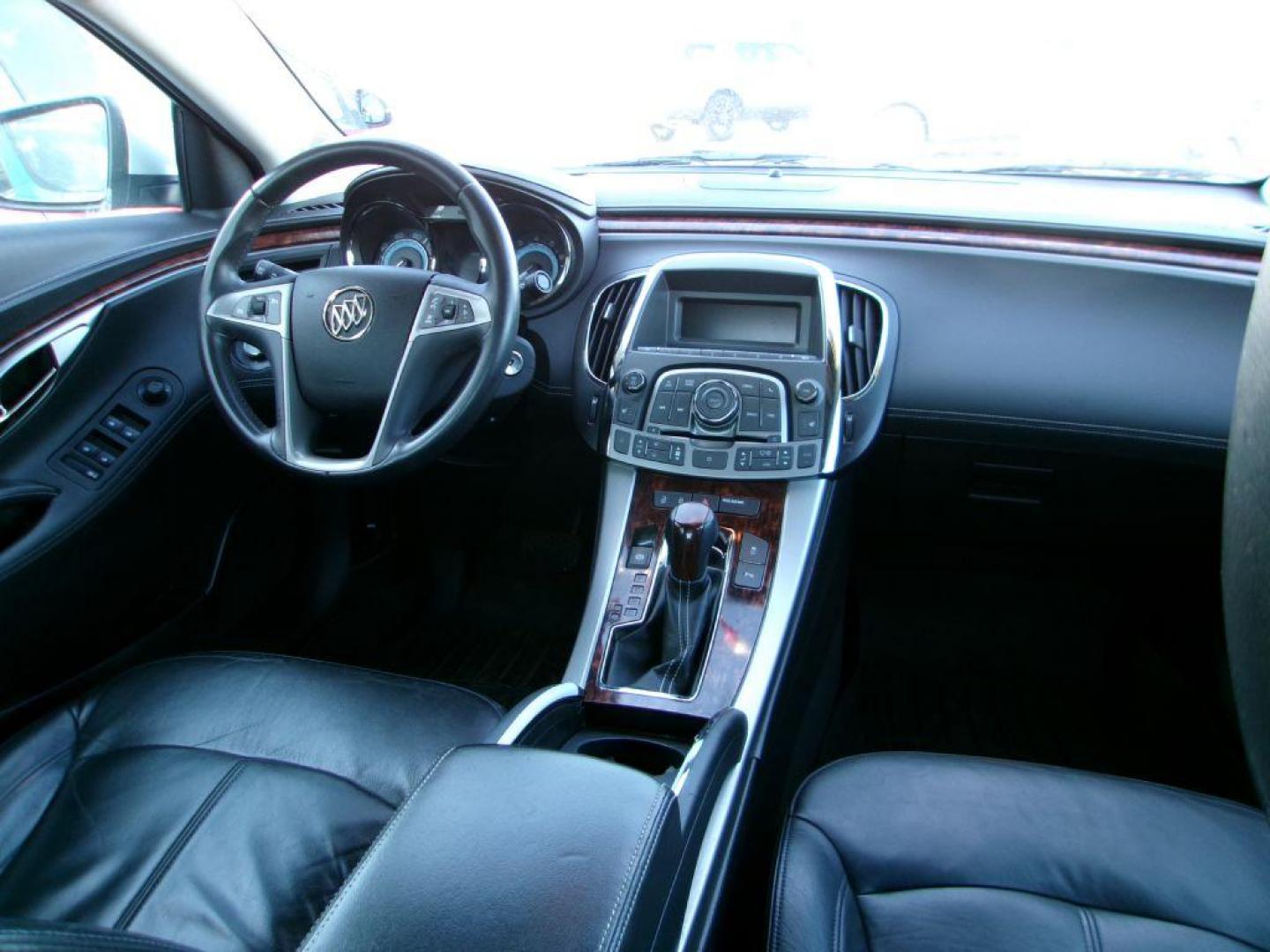 2011 SILVER BUICK LACROSSE CXL (1G4GC5EC5BF) with an 2.4L engine, Automatic transmission, located at 501 E. Columbia St., Springfield, OH, 45503, (800) 262-7122, 39.925262, -83.801796 - Photo#10