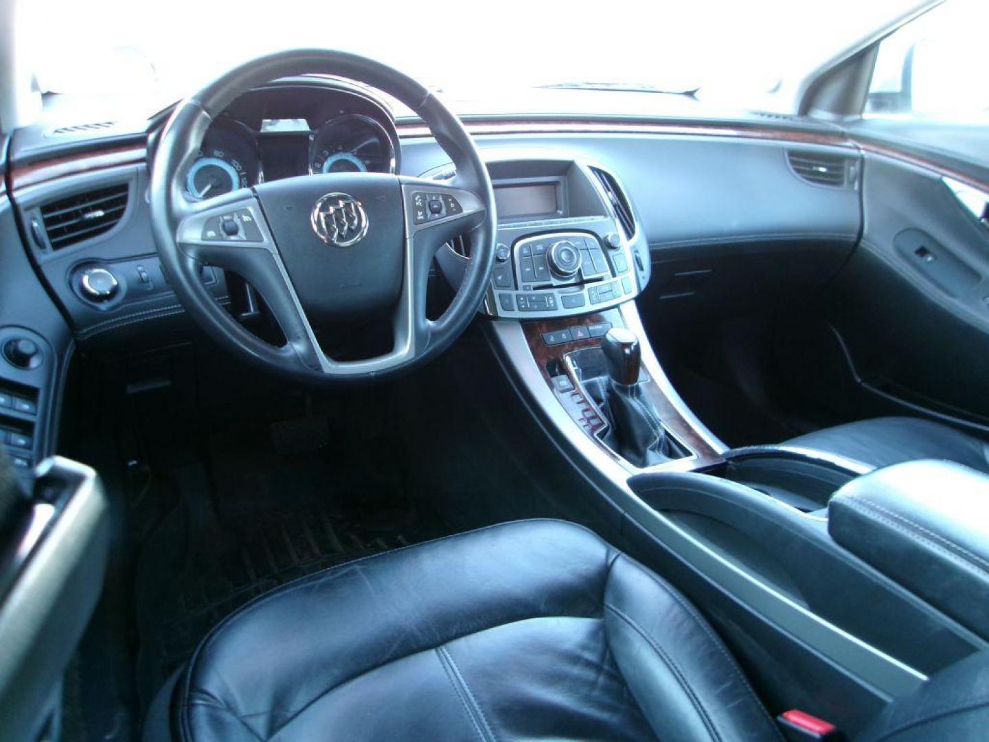 2011 SILVER BUICK LACROSSE CXL (1G4GC5EC5BF) with an 2.4L engine, Automatic transmission, located at 501 E. Columbia St., Springfield, OH, 45503, (800) 262-7122, 39.925262, -83.801796 - Photo#11