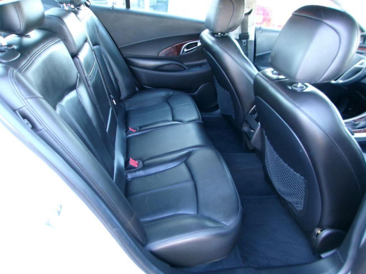2011 SILVER BUICK LACROSSE CXL (1G4GC5EC5BF) with an 2.4L engine, Automatic transmission, located at 501 E. Columbia St., Springfield, OH, 45503, (800) 262-7122, 39.925262, -83.801796 - Photo#6