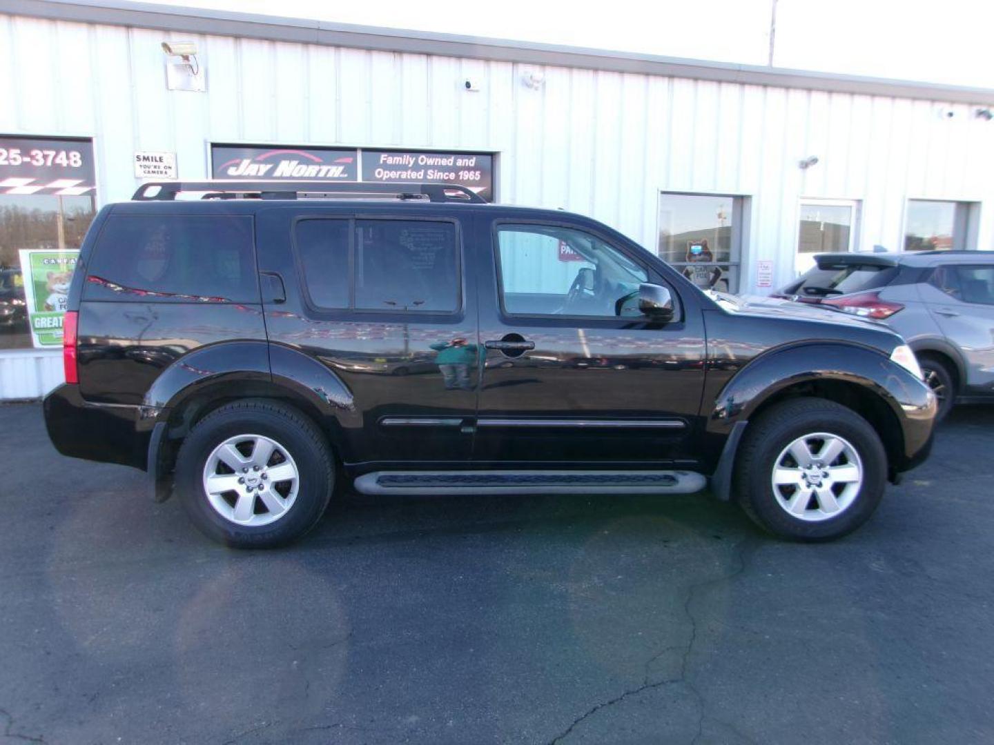 2008 BLACK NISSAN PATHFINDER SE (5N1AR18BX8C) with an 4.0L engine, Automatic transmission, located at 501 E. Columbia St., Springfield, OH, 45503, (800) 262-7122, 39.925262, -83.801796 - Photo#0