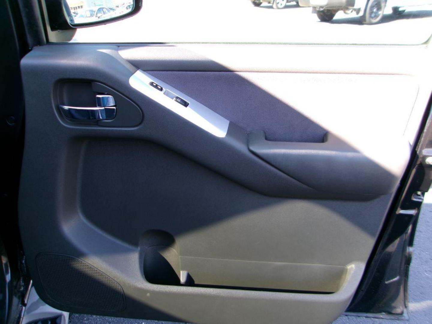 2008 BLACK NISSAN PATHFINDER SE (5N1AR18BX8C) with an 4.0L engine, Automatic transmission, located at 501 E. Columbia St., Springfield, OH, 45503, (800) 262-7122, 39.925262, -83.801796 - Photo#18