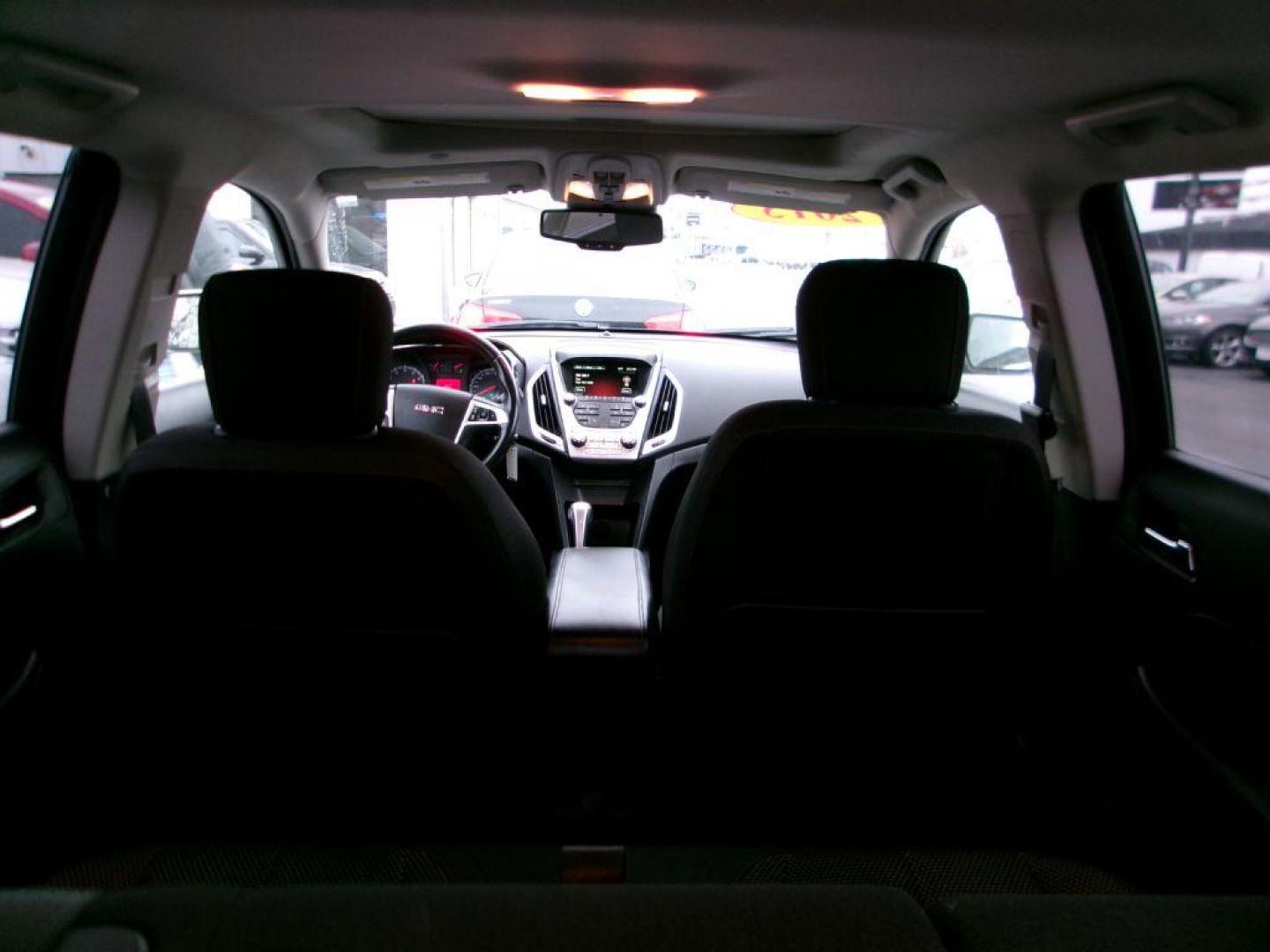 2015 BLACK GMC TERRAIN SLE (2GKALREK6F6) with an 2.4L engine, Automatic transmission, located at 501 E. Columbia St., Springfield, OH, 45503, (800) 262-7122, 39.925262, -83.801796 - *** SLE *** 2.4L FWD *** Heated Seats *** Back Up Camera *** Remote Start *** Moonroof *** Jay North Auto has offered hand picked vehicles since 1965! Our customer's enjoy a NO pressure buying experience with a small town feel. All of our vehicles get fully inspected and detailed. We are a pref - Photo#6
