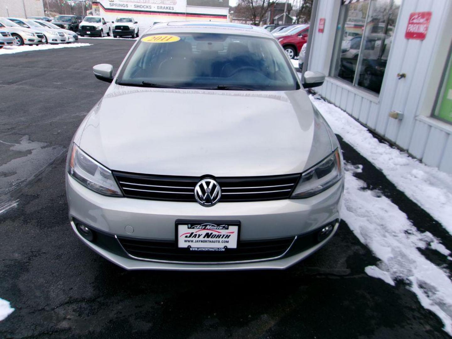 2011 BEIGE VOLKSWAGEN JETTA SEL (3VWLX7AJXBM) with an 2.5L engine, Automatic transmission, located at 501 E. Columbia St., Springfield, OH, 45503, (800) 262-7122, 39.925262, -83.801796 - *** New Tires *** SEL *** Leather *** Moonroof *** 2.5L FWD *** Premium Audio *** Jay North Auto has offered hand picked vehicles since 1965! Our customer's enjoy a NO pressure buying experience with a small town feel. All of our vehicles get fully inspected and detailed. We are a preferred dea - Photo#2