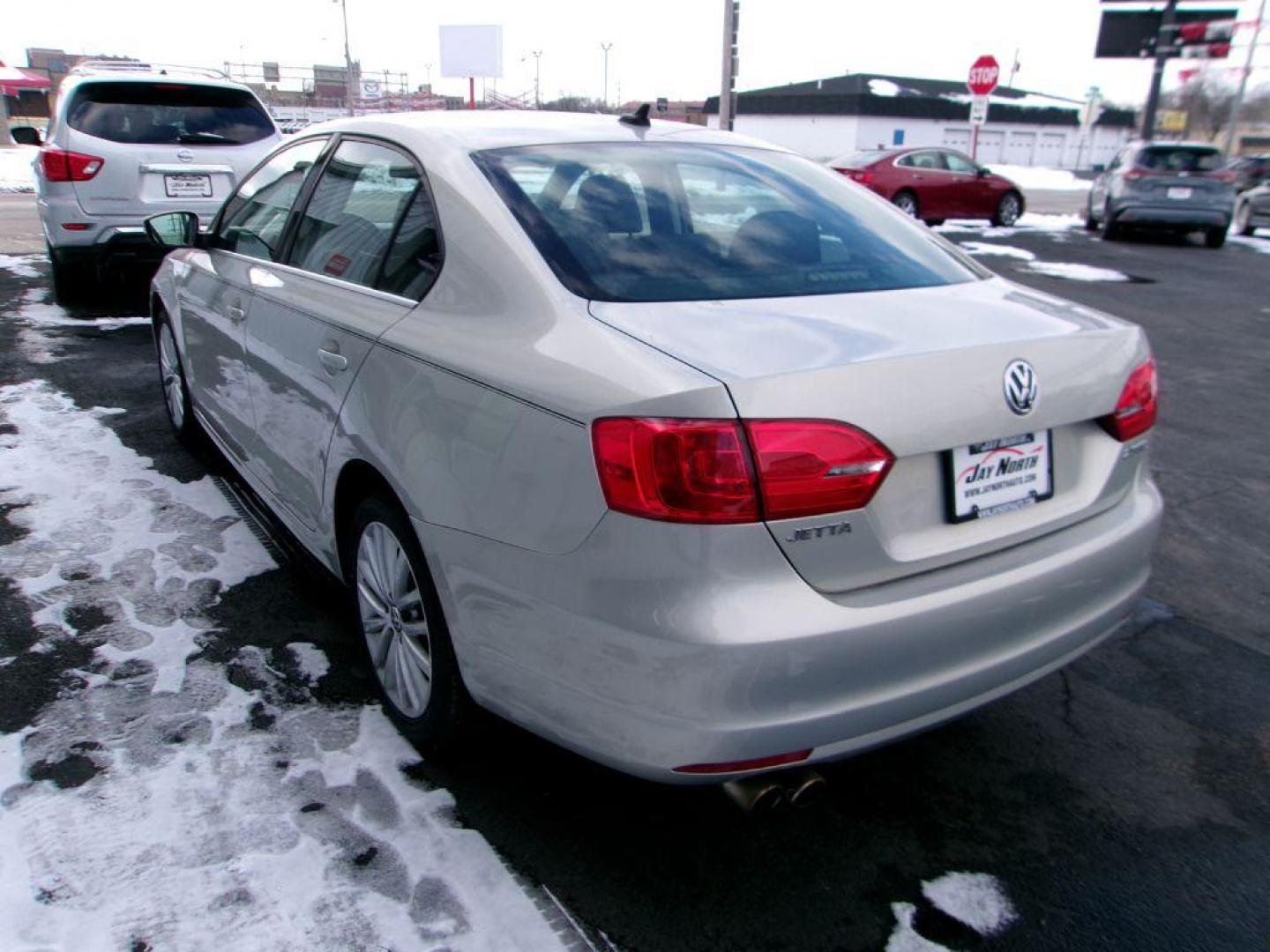 2011 BEIGE VOLKSWAGEN JETTA SEL (3VWLX7AJXBM) with an 2.5L engine, Automatic transmission, located at 501 E. Columbia St., Springfield, OH, 45503, (800) 262-7122, 39.925262, -83.801796 - *** New Tires *** SEL *** Leather *** Moonroof *** 2.5L FWD *** Premium Audio *** Jay North Auto has offered hand picked vehicles since 1965! Our customer's enjoy a NO pressure buying experience with a small town feel. All of our vehicles get fully inspected and detailed. We are a preferred dea - Photo#4