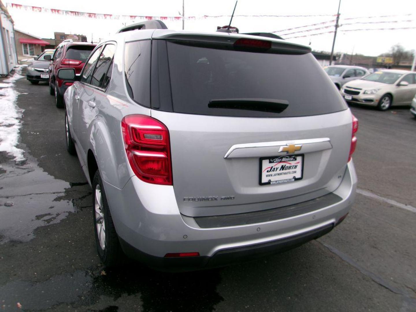 2017 SILVER CHEVROLET EQUINOX LT (2GNFLFEK6H6) with an 2.4L engine, Automatic transmission, located at 501 E. Columbia St., Springfield, OH, 45503, (800) 262-7122, 39.925262, -83.801796 - Photo#4